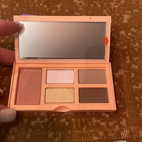 Clinique limited edition eye and cheek palette trio - Picture 3 of 4
